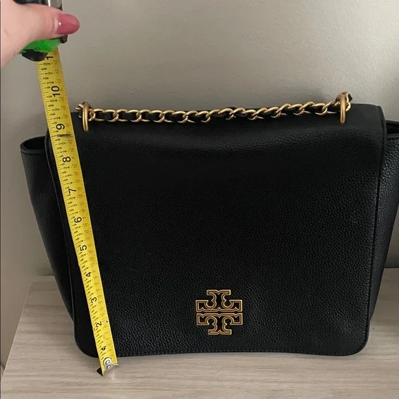 Tory Burch Black Leather Shoulder Bag with Gold Chain - Picture 8 of 8